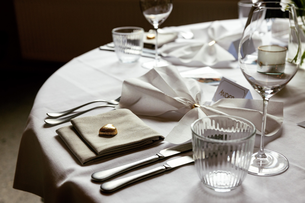 Table setting in the South Wing at Tollbua restaurant