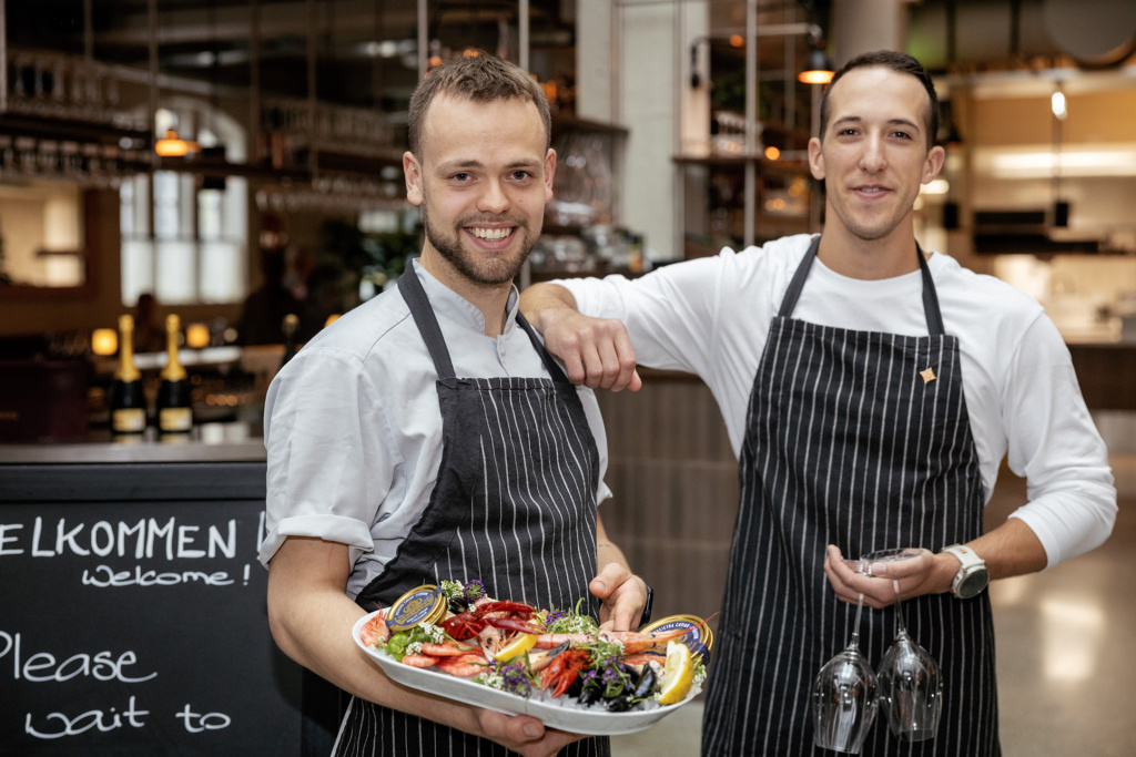 Seafood and shellfish summer fest at Tollbua, June 2025