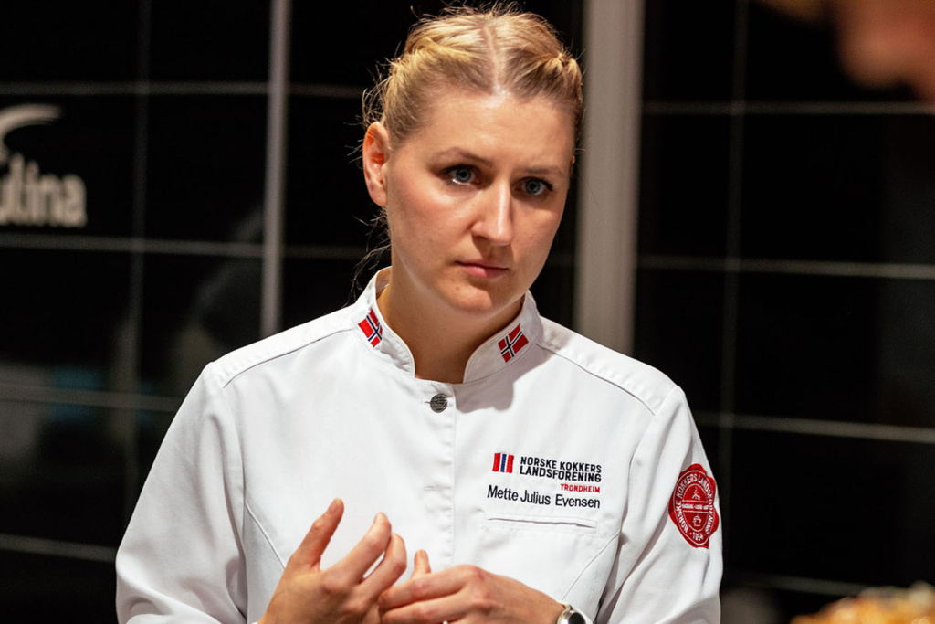 Eli Anne Sundset's (candidate for Årets Kokk, Norway Chef of the Year 2025) team. Pictured here: coach Mette Beate Julius. Photo by Wil Lee-Wright.