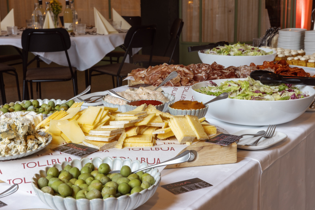 Buffet at Tollbua, in the restaurant's south wing event space, Sørfløyen