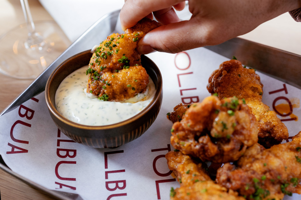 chicken served in Tollbua's lounge