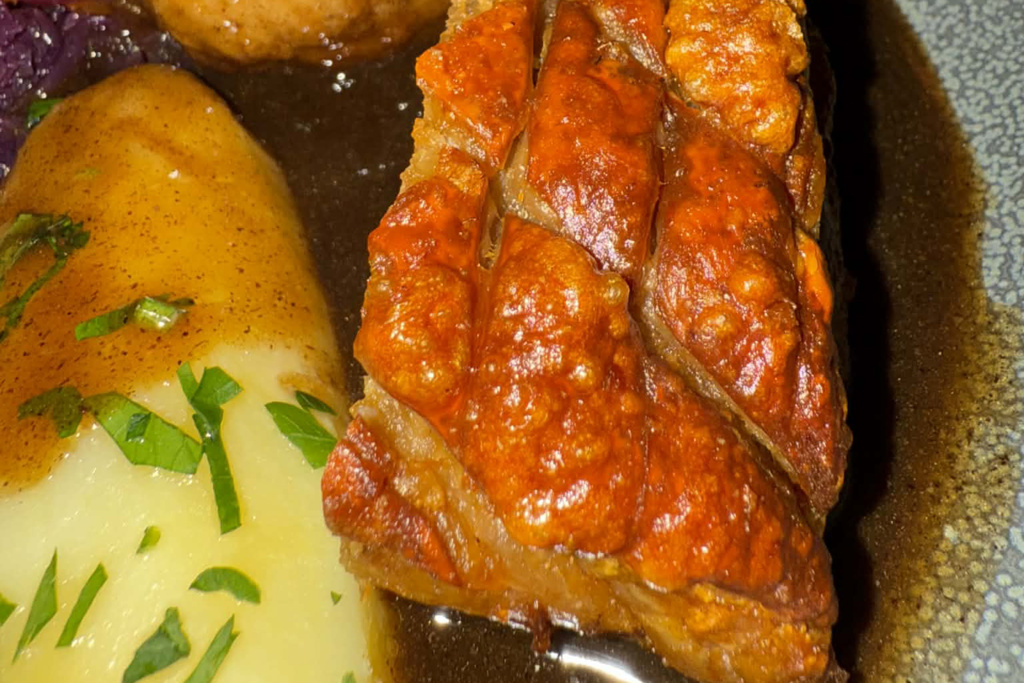 crispy Christmas ribs from Tollbua